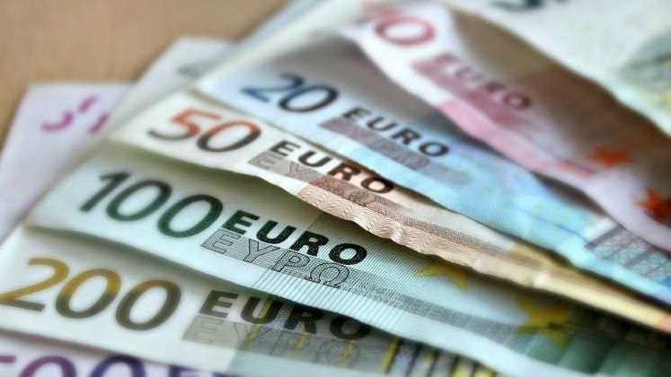 Slovenia: Guvernul a redus cu 30% indemnizațiile miniștrilor, parlamentarilor și șefilor marilor companii de stat
