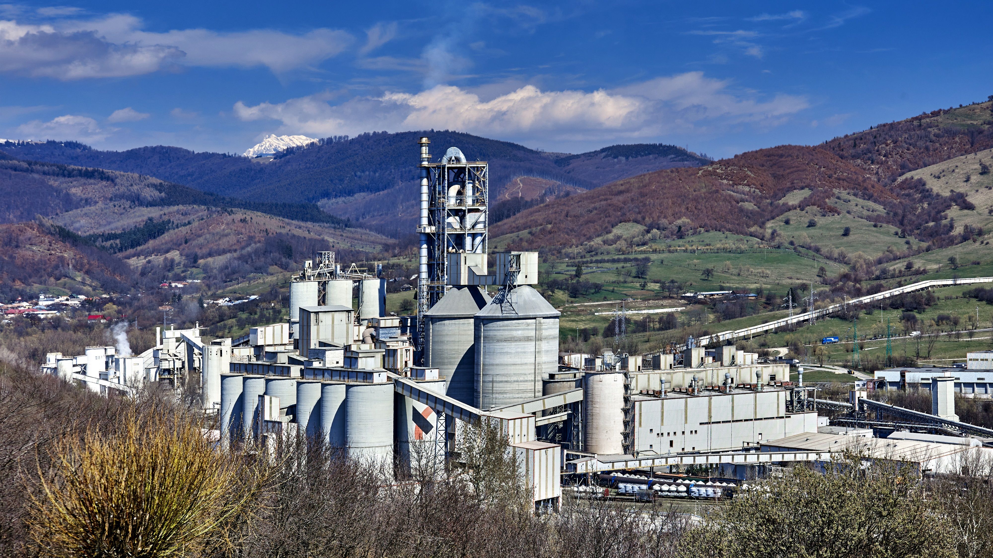 Grupul Holcim România sponsorizează 19 spitale din țară cu peste 700.000 de euro 