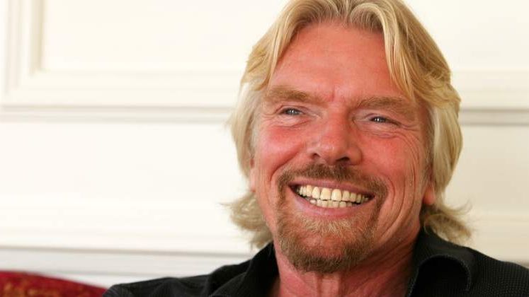 Noua sfaturi de la miliardarul Richard Branson pentru a atinge succesul in afaceri si a fi fericit