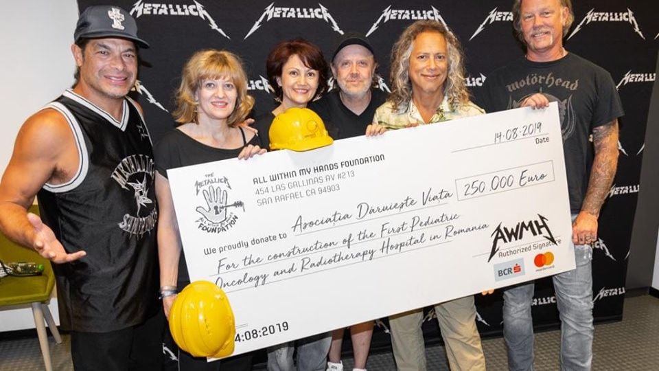 Metallica doneaza 250.000 de euro pentru spitalul oncologic de copii construit de Daruieste Viata