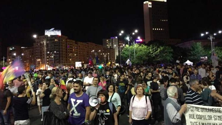 Protestele cuprind iarasi Romania: De ce vor iesi oamenii in strada