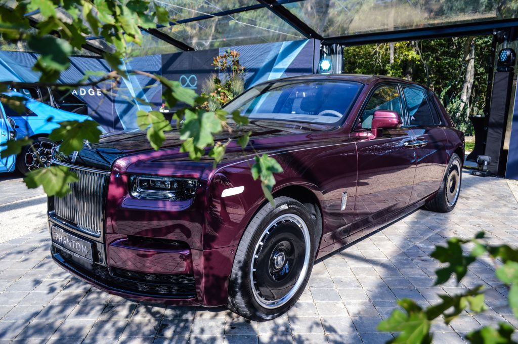 GALERIE FOTO | Rolls-Royce aduce mai multe premiere europene importante la București - Imagine 25