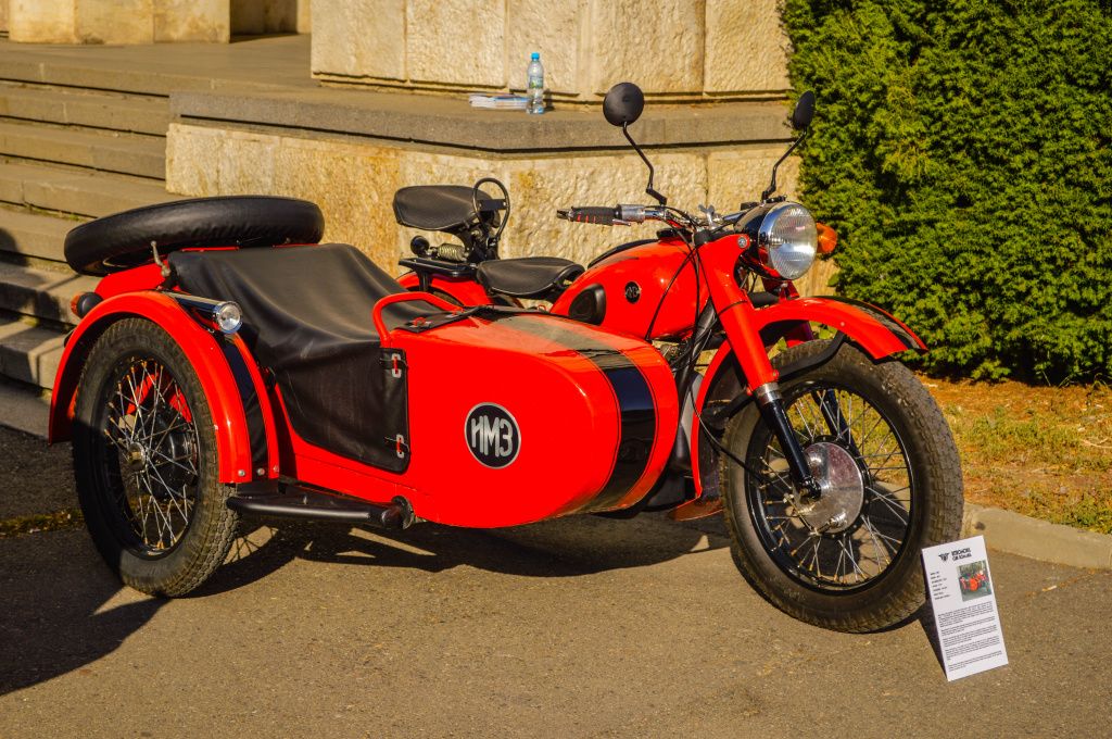 GALERIE FOTO | Mașinile comunismului au făcut baie de mulțime la Operă - Imagine 70