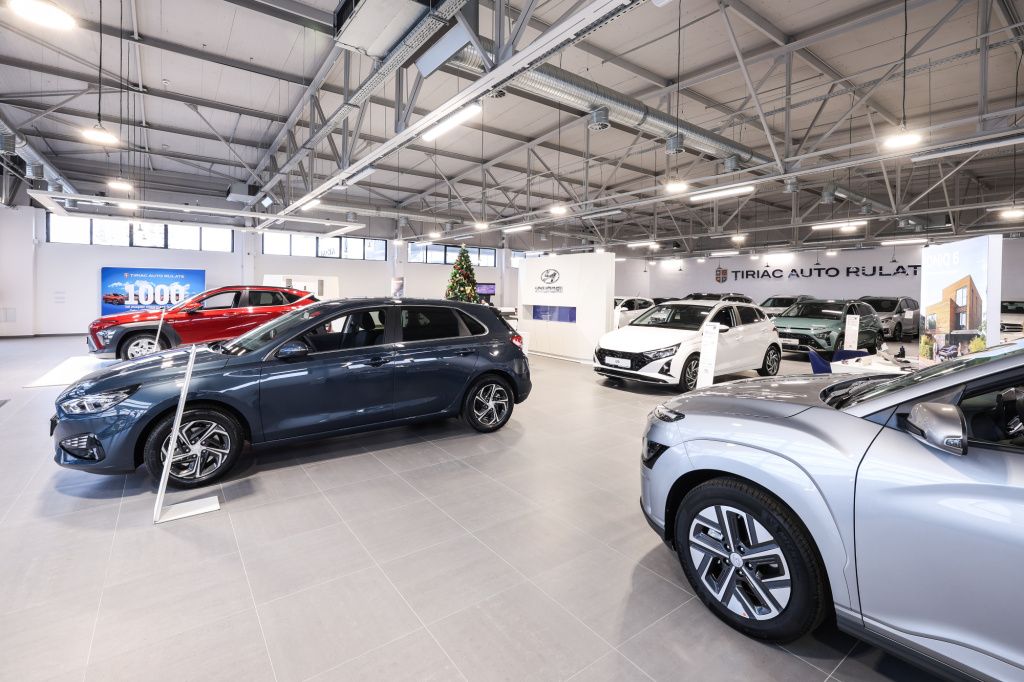 GALERIE FOTO: Cum arată noul showroom Țiriac Auto din București - Imagine 8