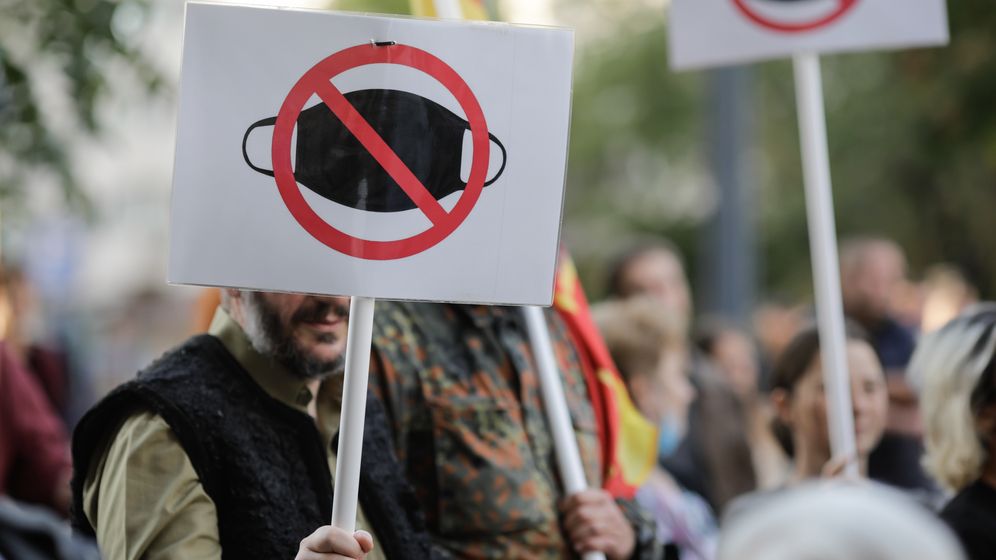 VIDEO | Protest în București, împotriva vaccinării obligatorii şi a certificatului verde