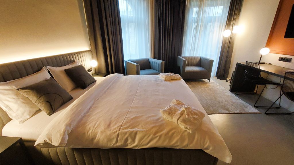 GALERIE FOTO | Cum arată apartamentele milionarei Anja Graf din centrul Capitalei - Imagine 57