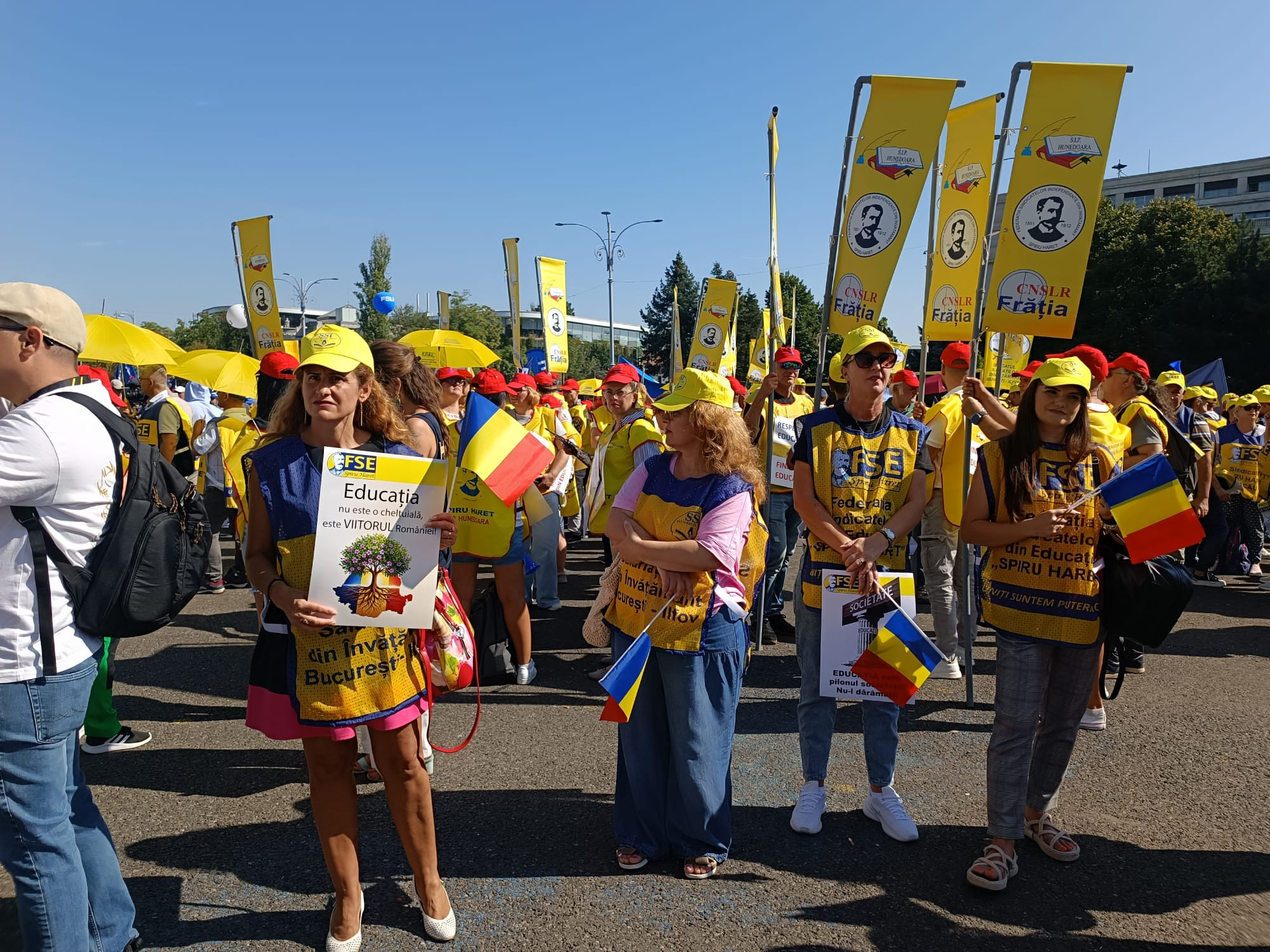 Sindicaliștii din educație protestează la Guvern și Parlament față de noua lege a salarizării