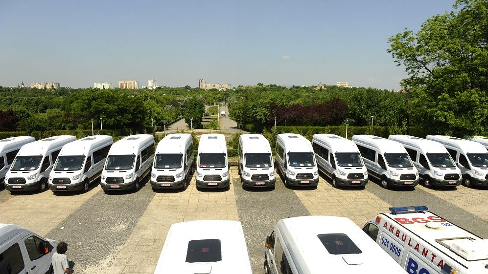 Peste 250.000 de înmatriculări noi de vehicule rutiere pentru transportul pasagerilor, în primul semestru din 2021