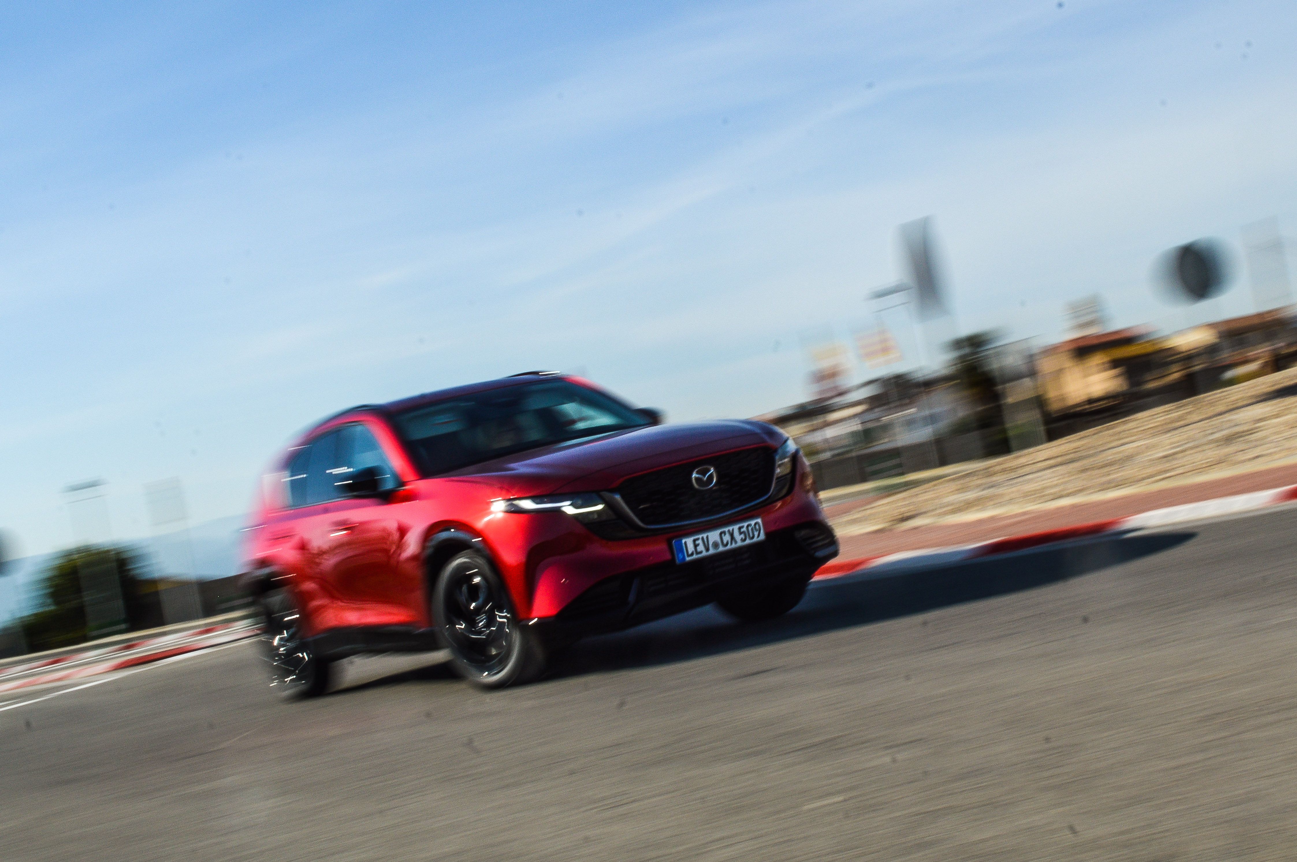 Prin contact cu Mazda CX-5 2026: Japonezii dovedesc că știu în continuare să facă un SUV pe care să vrei cu adevărat să-l conduci - Poza 58