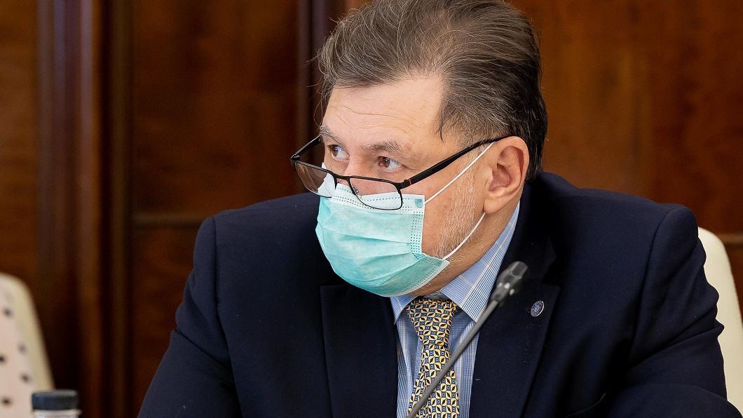 Miniștrii Educației și Sănătății: Care sunt noile reguli privind funcționarea școlilor cu prezență fizică