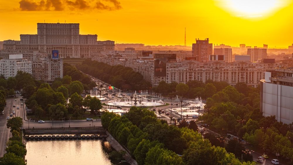 Ce să faci în weekendul 7-10 mai în București: de la festivaluri de mâncare și muzică, la plimbări pe Dâmbovița și degustări de colivă cu sushi