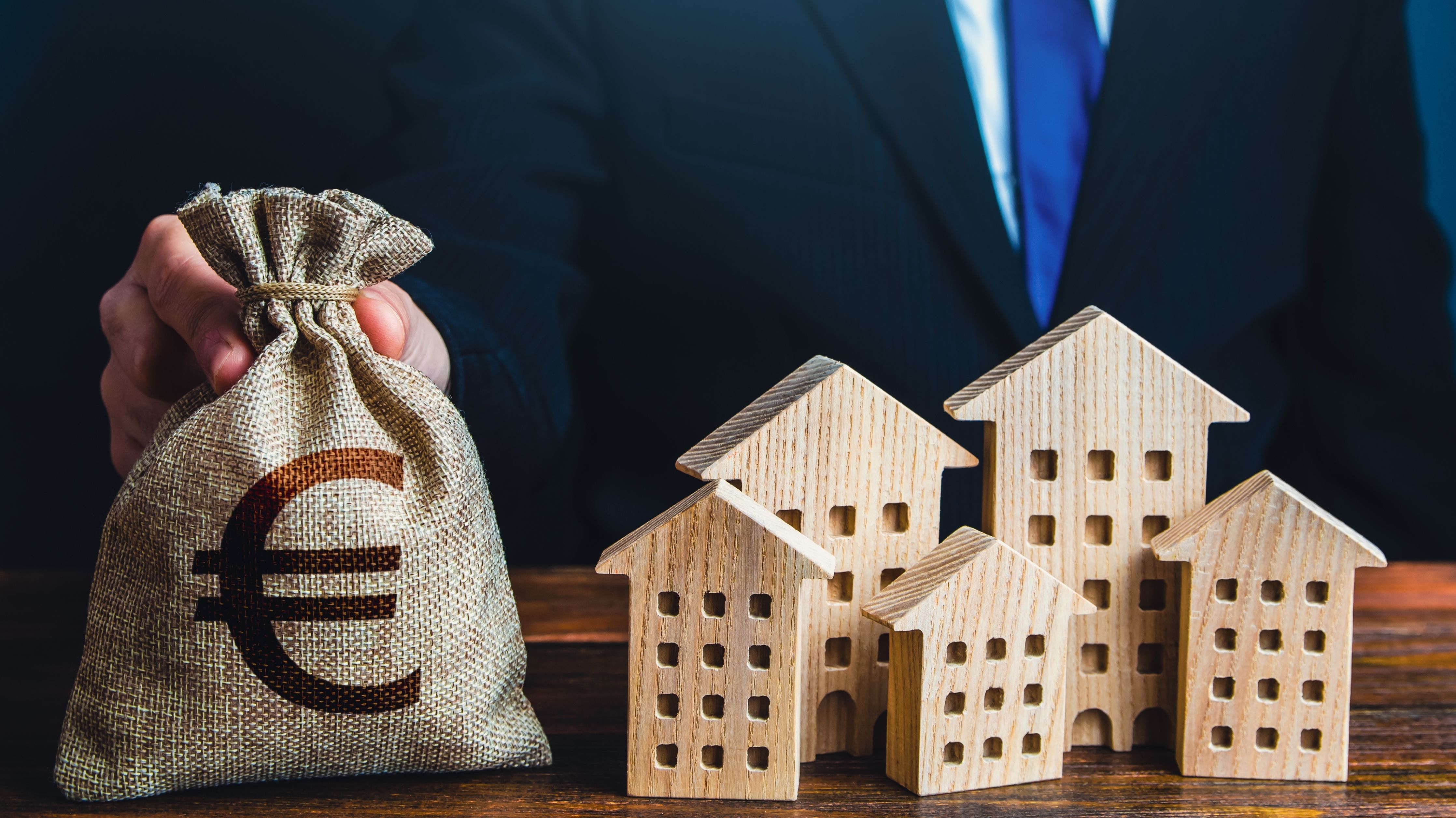 ANALIZĂ | Investitorii români domină piața tranzacțiilor imobiliare în 2025. Britanicii sunt și ei aproape