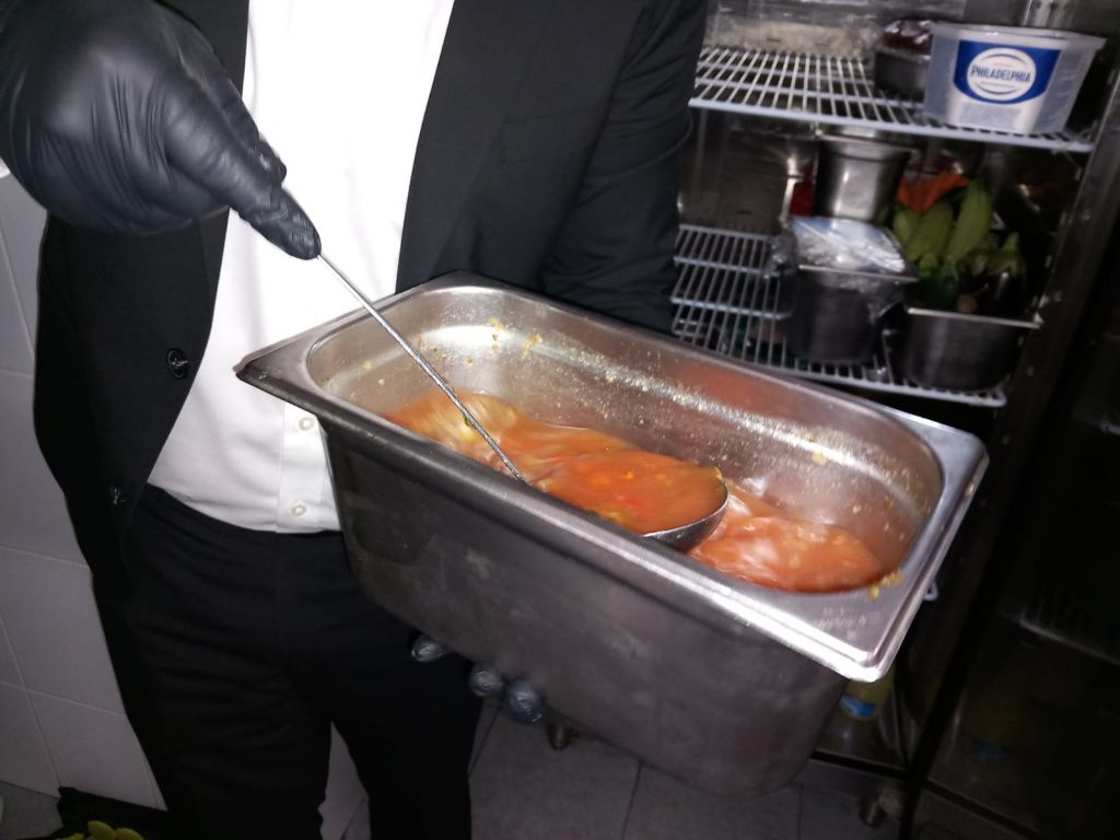 FOTO: ANPC vrea să închidă două restaurante cunoscute din București. Cum arată neregulile - Imagine 3