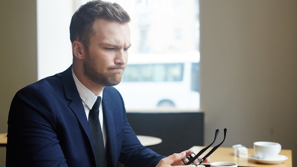 Cascadorii rasului la olteni: Judecatoria decide ca SIF Banat-Crisana sa prezideze AGA SIF Oltenia si il obliga pe Ciurezu sa convoace actionarii