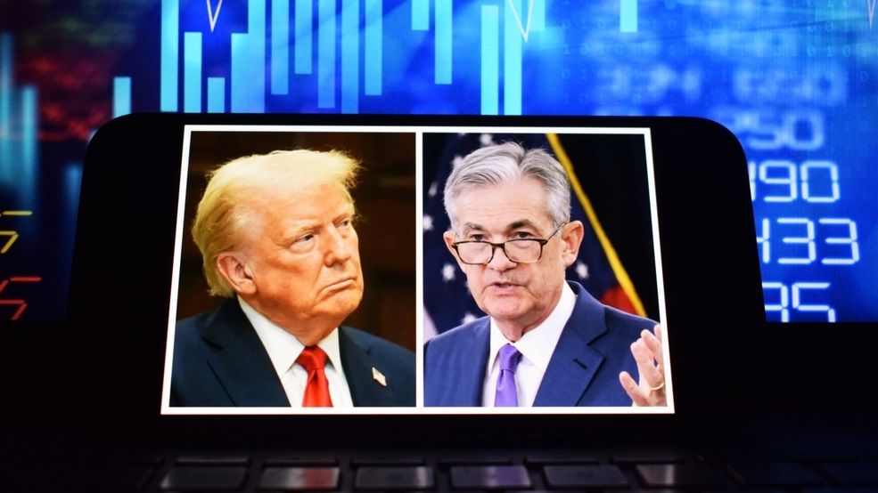 Piețele financiare americane sunt în genunchi după ce Trump l-a amenințat cu demiterea pe Jerome Powell, șeful Rezervei Federale