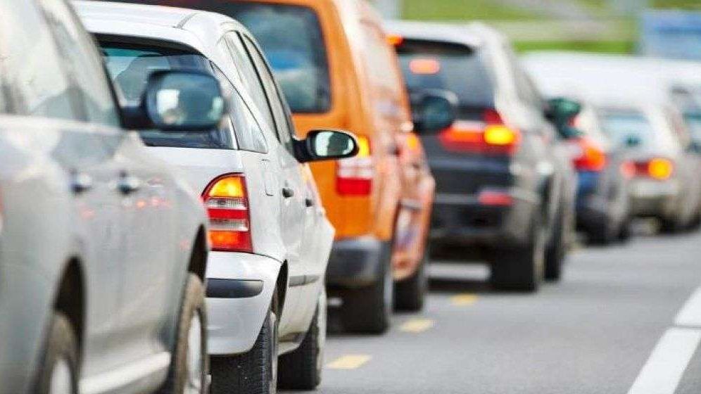 Românii s-au concentrat pe vacanțe, nu pe achiziția de mașini noi în august: Înmatriculările au scăzut cu aproape 23%