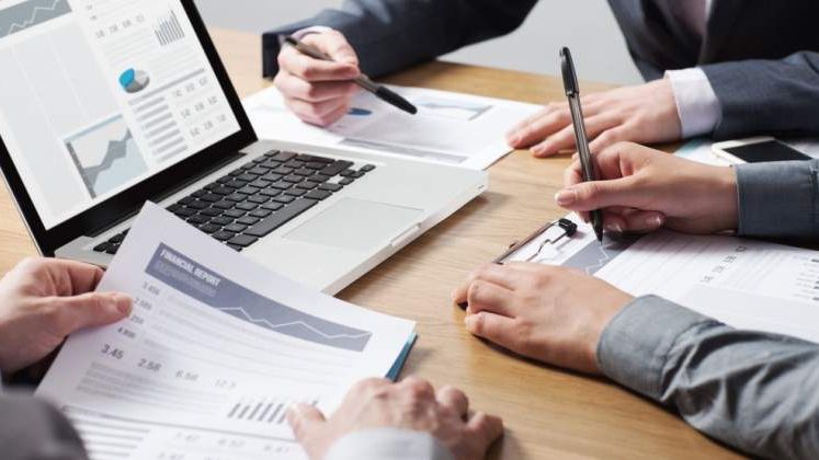 KPMG: Directorii financiari sunt optimisti in 2018, dar se tem de instabilitatea fiscala si de problemele din piata muncii