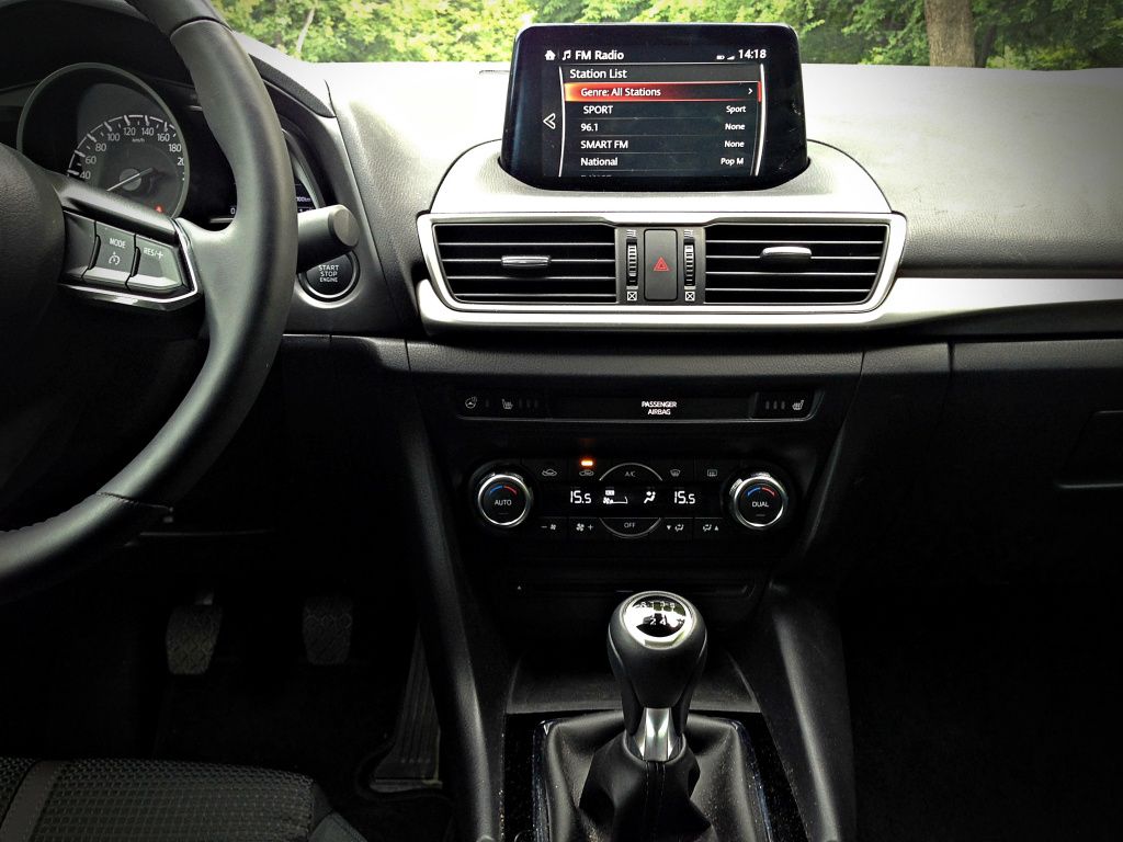 Mazda3 sedan facelift - Imagine 13