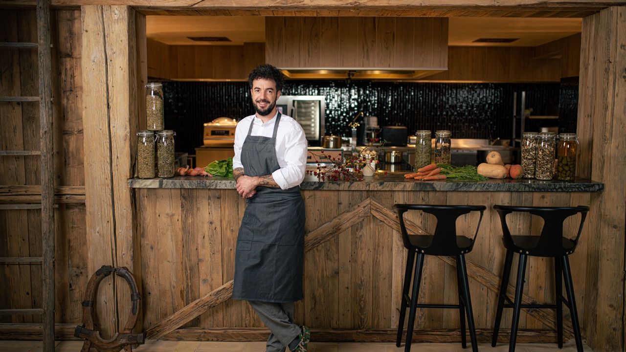 Chef Alexandru Dumitru și FoodFix lansează cartea digitală „Flavors of Singureni”