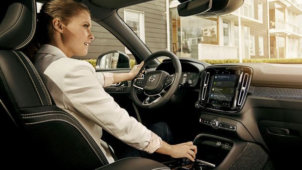 Volvo va integra Google Maps si alte aplicatii Android in viitoarea generatie a sistemului de infotainment Sensus