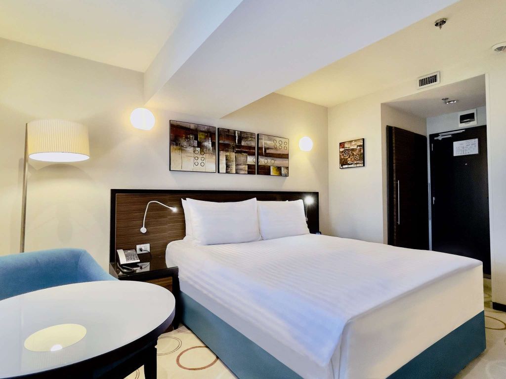 FOTO | Un nou lanț de hoteluri intră pe piața din România. A deschis primul hotel în centrul Bu - Imagine 15