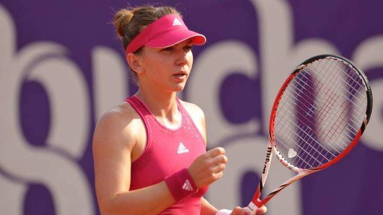 Simona Halep a invins-o pe Riske in trei seturi si s-a calificat in turul doi la Beijing