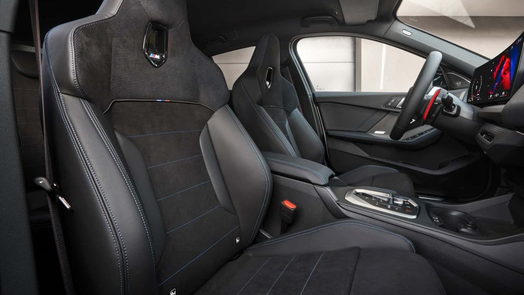GALERIE FOTO | BMW Seria 1 primește primul facelift, scapă de cutia manuală - Imagine 7