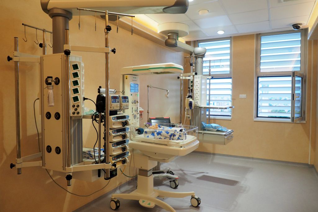 Fundatia Vodafone, 2 milioane de euro pentru o sectie de neonatologie - Imagine 4