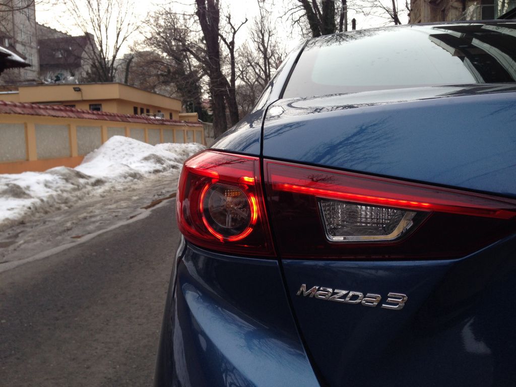 Mazda 3 sedan facelift - Imagine 6