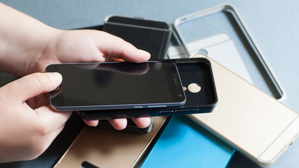 Huse pentru telefon ca sa nu mai tresari la fiecare cazatura