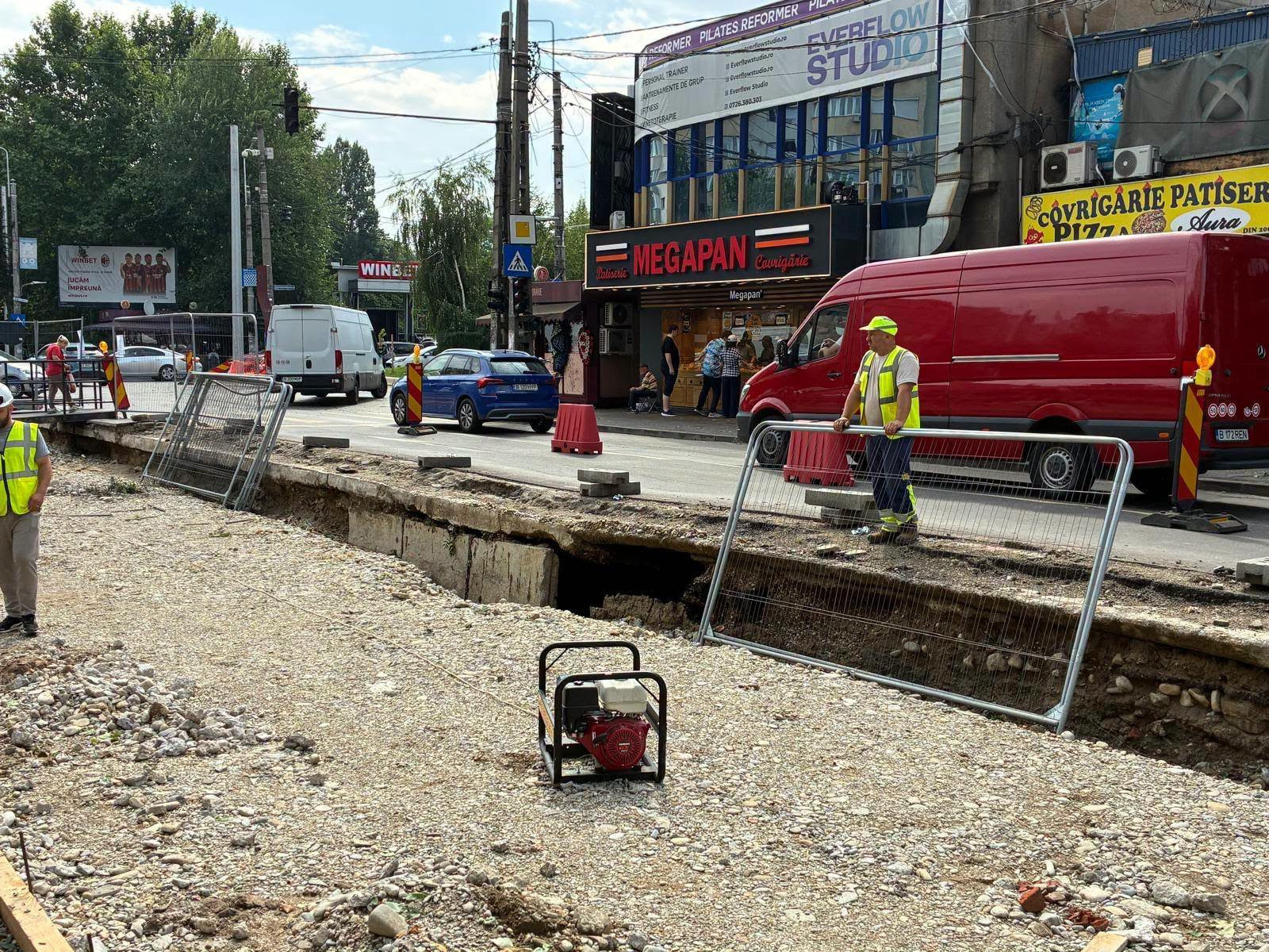 Bucureștiul, lovit de una dintre cele mai puternice furtuni din ultimii 30 de ani. Ciucu cere evitarea deplasărilor inutile
