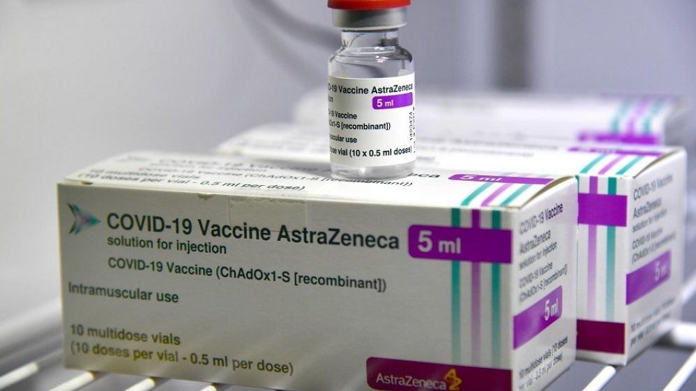 EMA recomandă continuarea utilizării vaccinului de la AstraZeneca