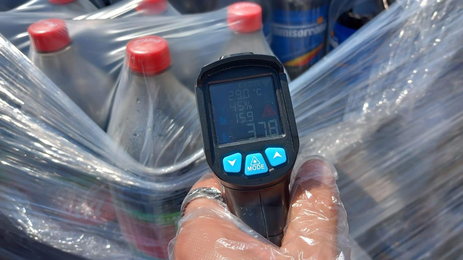 ANPC i-a „răcorit” pe vânzătorii de sucuri cu amenzi de 2 milioane de lei