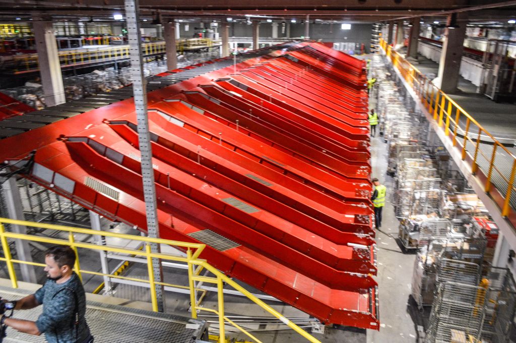GALERIE FOTO | Cum arată cel mai mare centru logistic al Sameday - Imagine 57