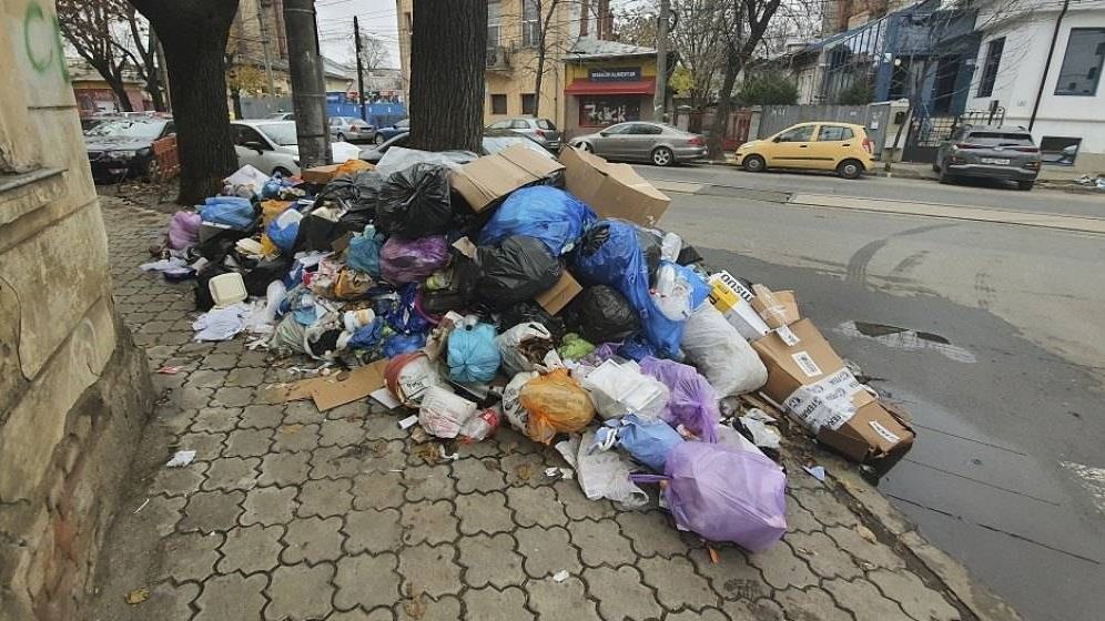 Sectorul 1 vrea să „îngroape” definitiv războiul gunoaielor: Fiecare plătește pentru cât aruncă