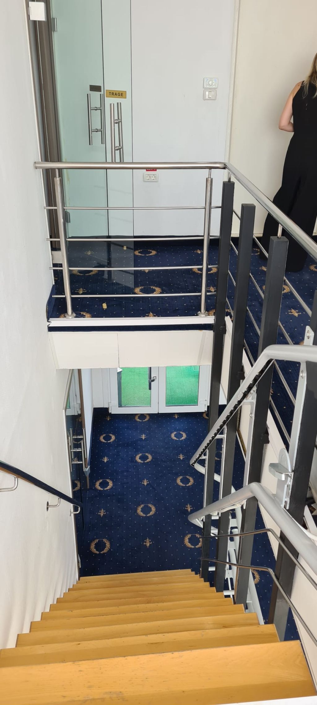 Cum arată "žperla eșuată" a Deltei Dunării: Un hotel plutitor a fost scos la licitație de ex - Imagine 3
