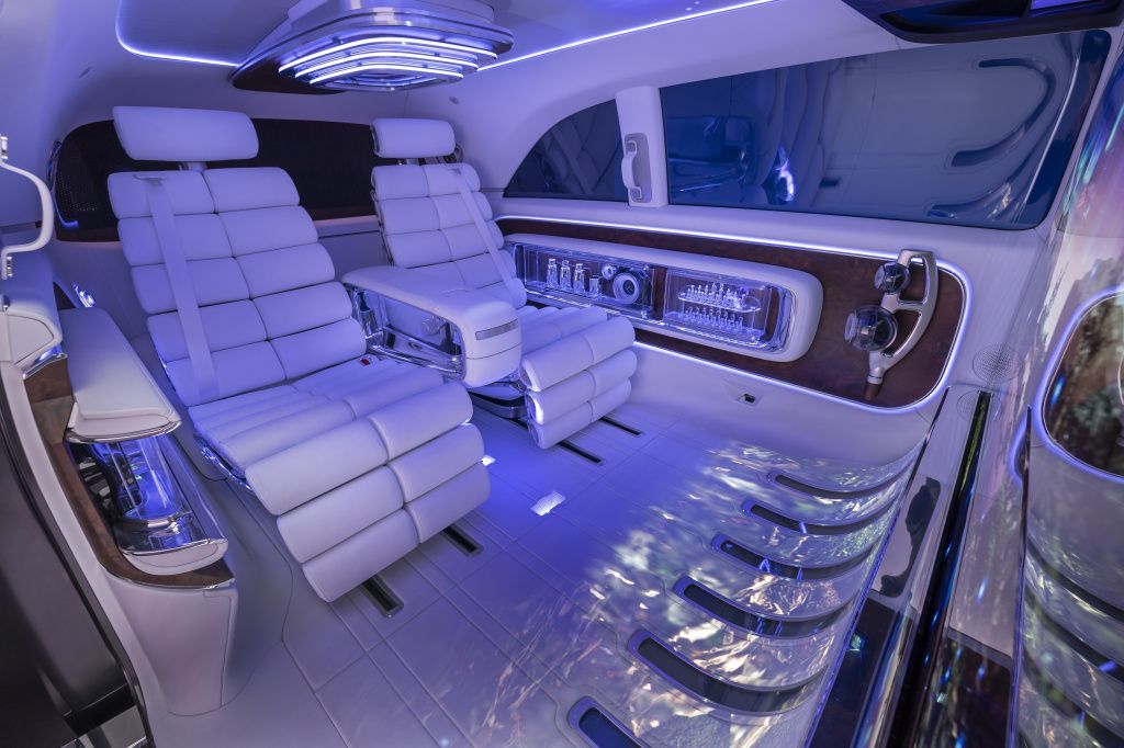Lux, eleganță și tehnologie fără frână: Mercedes Benz dă startul unei noi ere premium în co - Imagine 28
