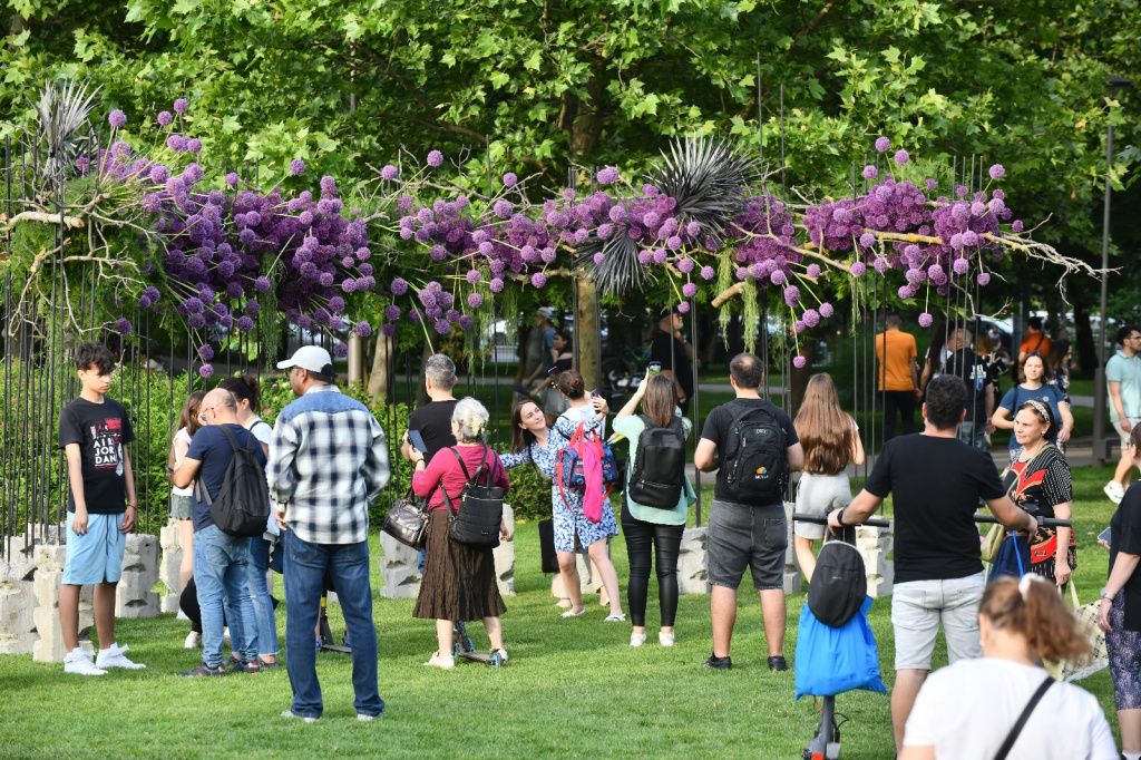 FOTO | Florile care spun povești: Ce poți vedea și când începe West Side Flower Fest - Imagine 10