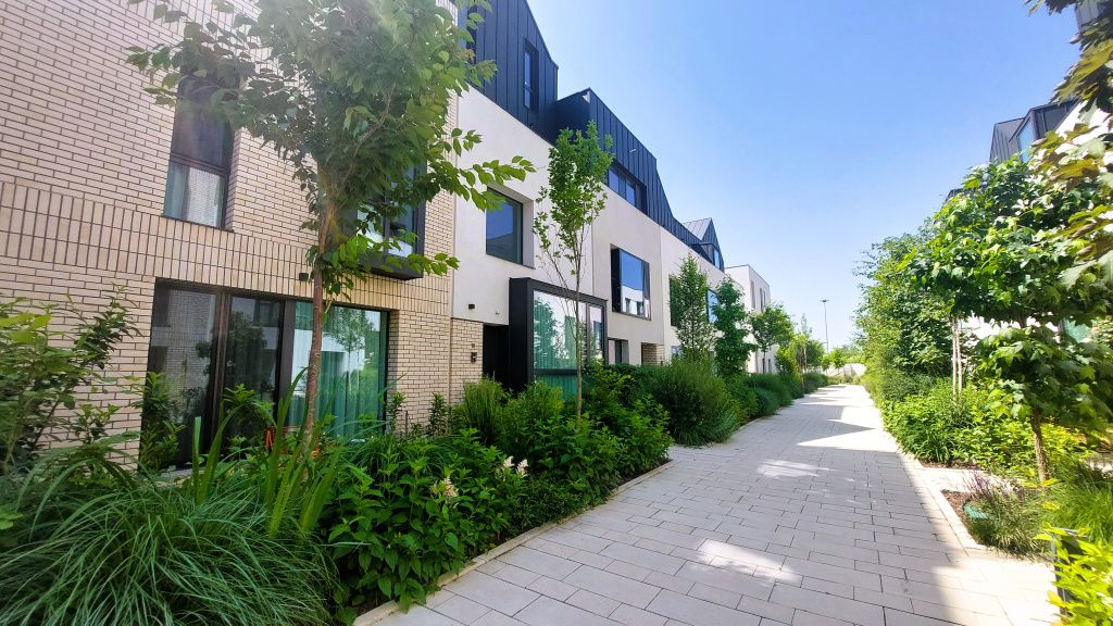 GALERIE FOTO | Cum arată un penthouse de 325.000 de euro dintr-un complex exclusivist din nordul Ca - Imagine 55