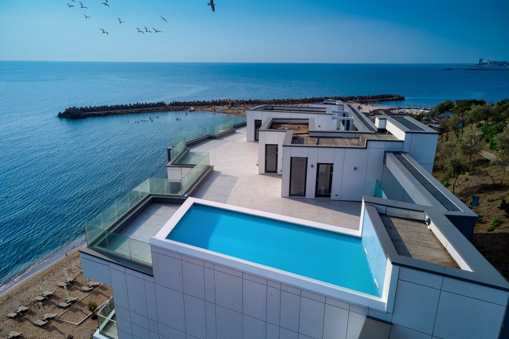 Cum arăta un penthouse de peste 1 milion de euro amplasat pe malul mării la Olimp - Imagine 11