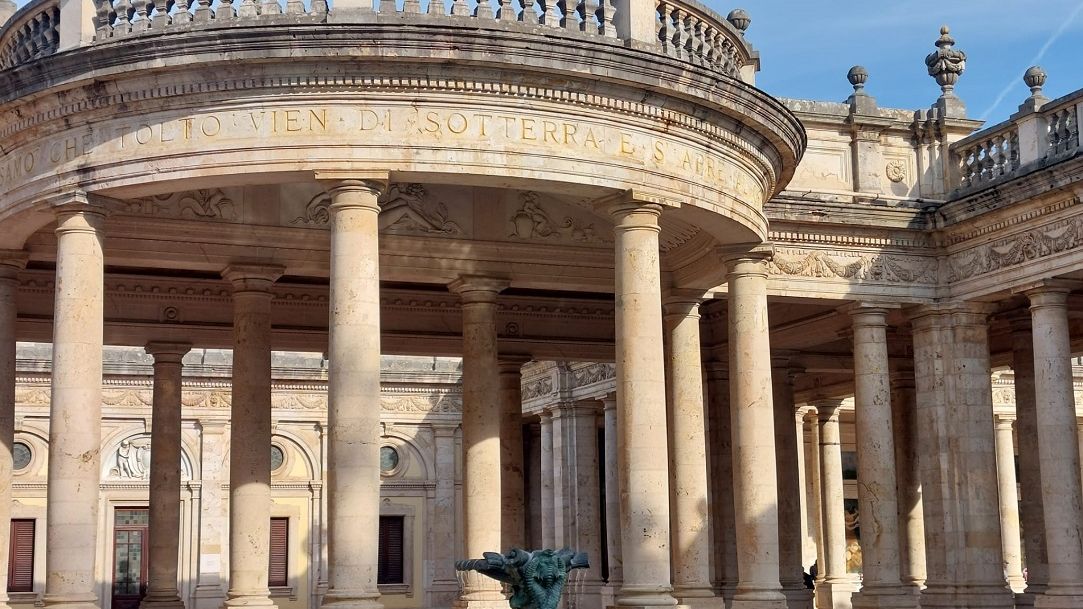 Sfaturi pentru o vacanță în Toscana: De ce să alegi perla balneară a regiunii ca punct de plecare și ce îți oferă