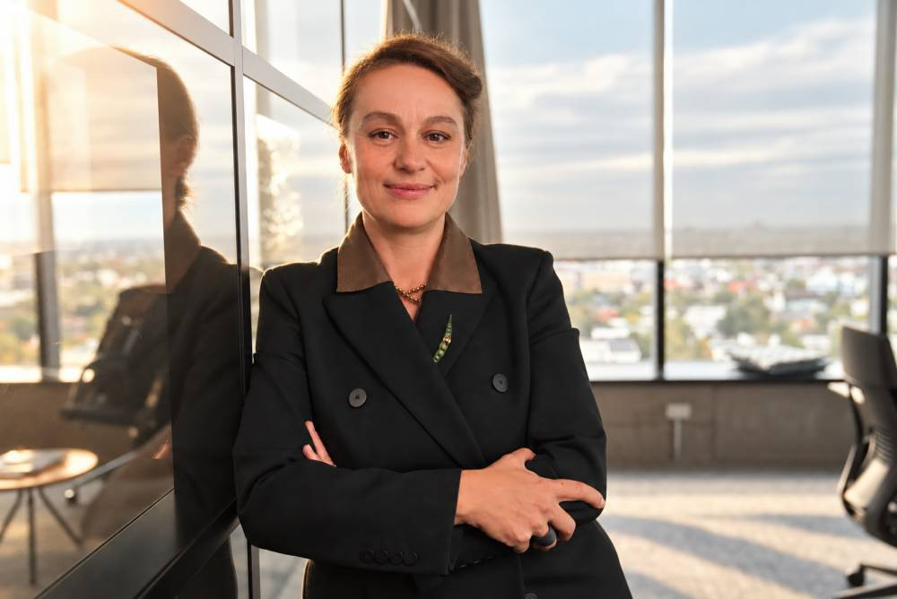 O româncă revine la CBRE după șapte ani și preia conducerea unei divizii regionale. A intermediat tranzacții de peste 300 de milioane de euro