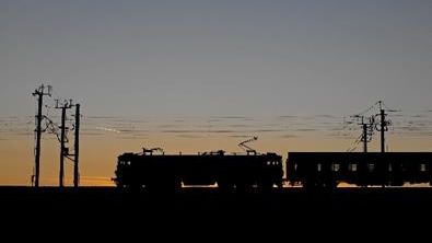 CFR Călători anunță că, de duminică, transportul feroviar de călători trece la ora de vară