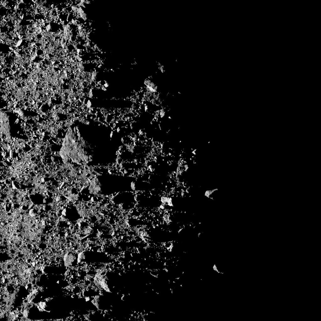 [GALERIE FOTO] "Comoara" adusă de o sondă NASA de pe asteroidul Bennu. Misiunea a durat 7 ani - Imagine 12