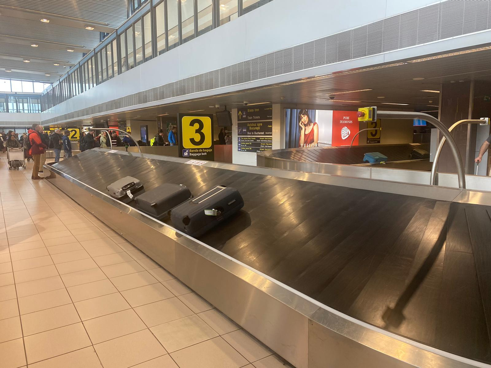 Premieră pe aeroportul Otopeni: AI-ul va prezice când ajung bagajele pasagerilor la bandă