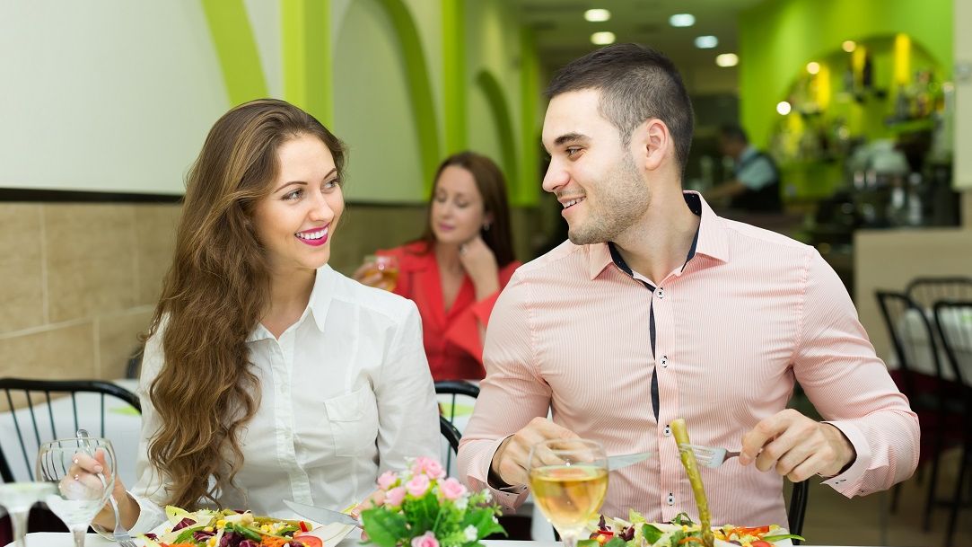 Ministru german: Cei vaccinați ar trebui să aibă acces mai devreme în restaurante și cinematografe