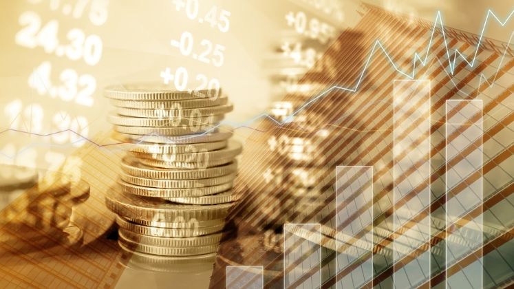 Preturile marfurilor scad, dar aurul... straluceste: preconizat la peste 1.230 de dolari / uncie