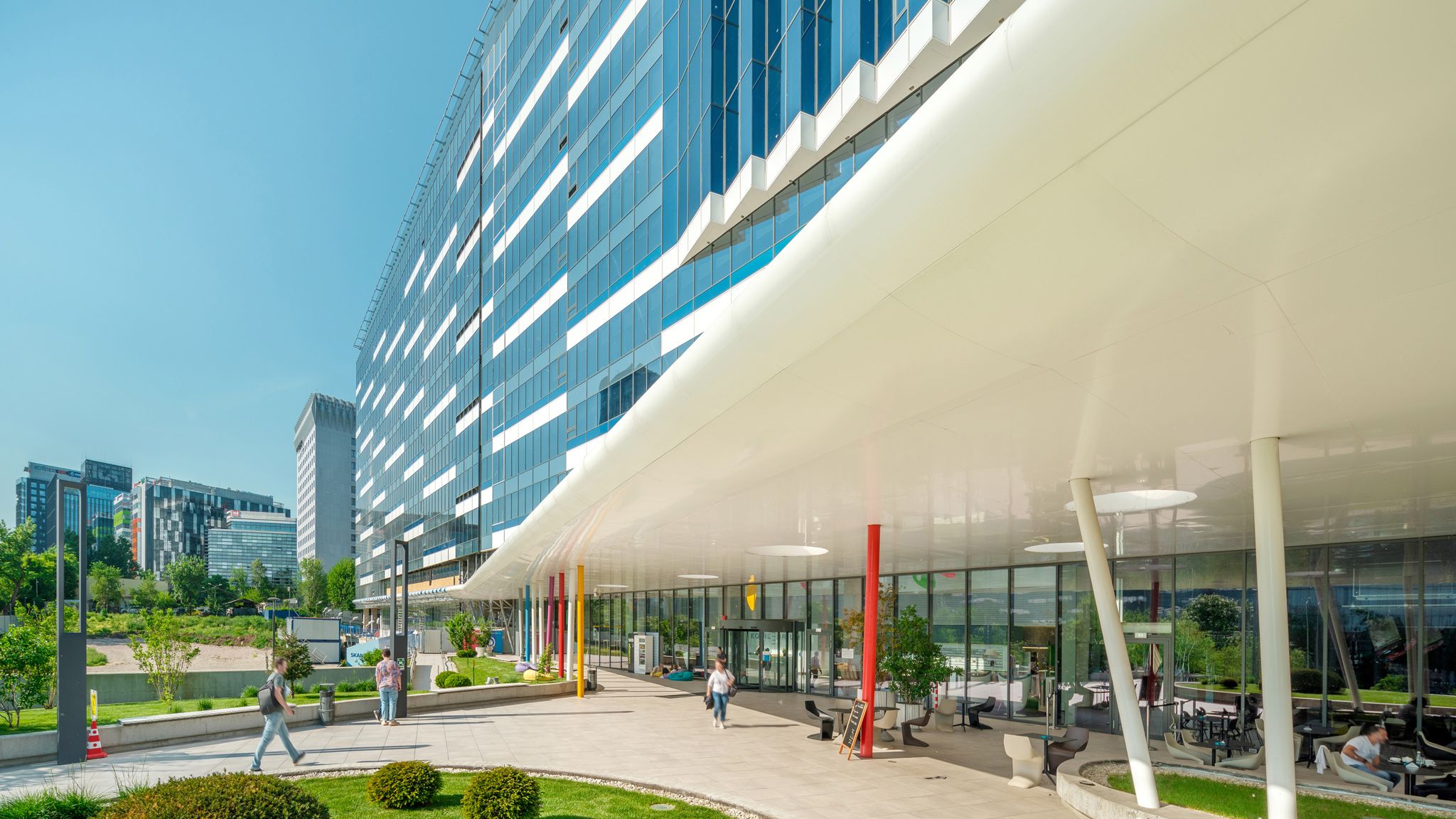 Ginerele lui Viktor Orban intră pe piața imobiliară din România, după achiziția unei clădiri de birouri din Capitală