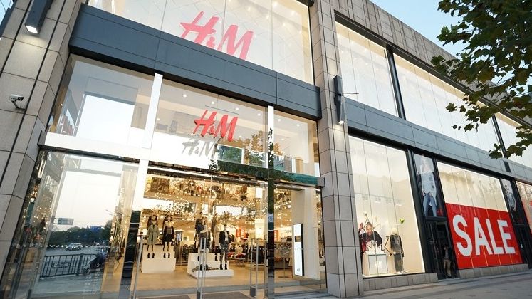 H&M a atins vanzari de aproape 6 miliarde dolari in trimestrul doi