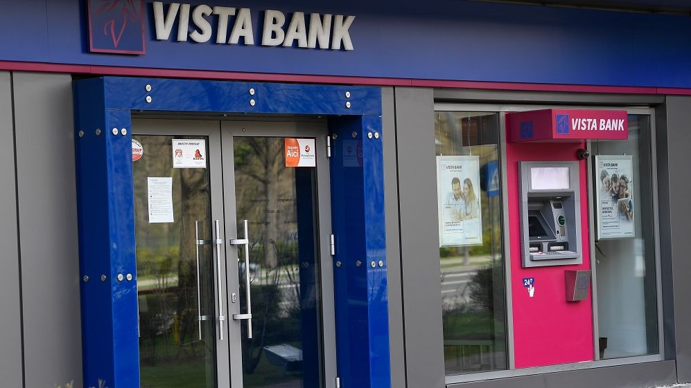 Vista Bank achiziţionează Credit Agricole România